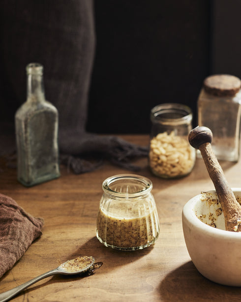 Le Trône de Fer. Livre de cuisine officiel. Recettes du Quai Royal à la mer Dothrak - 9786175483343